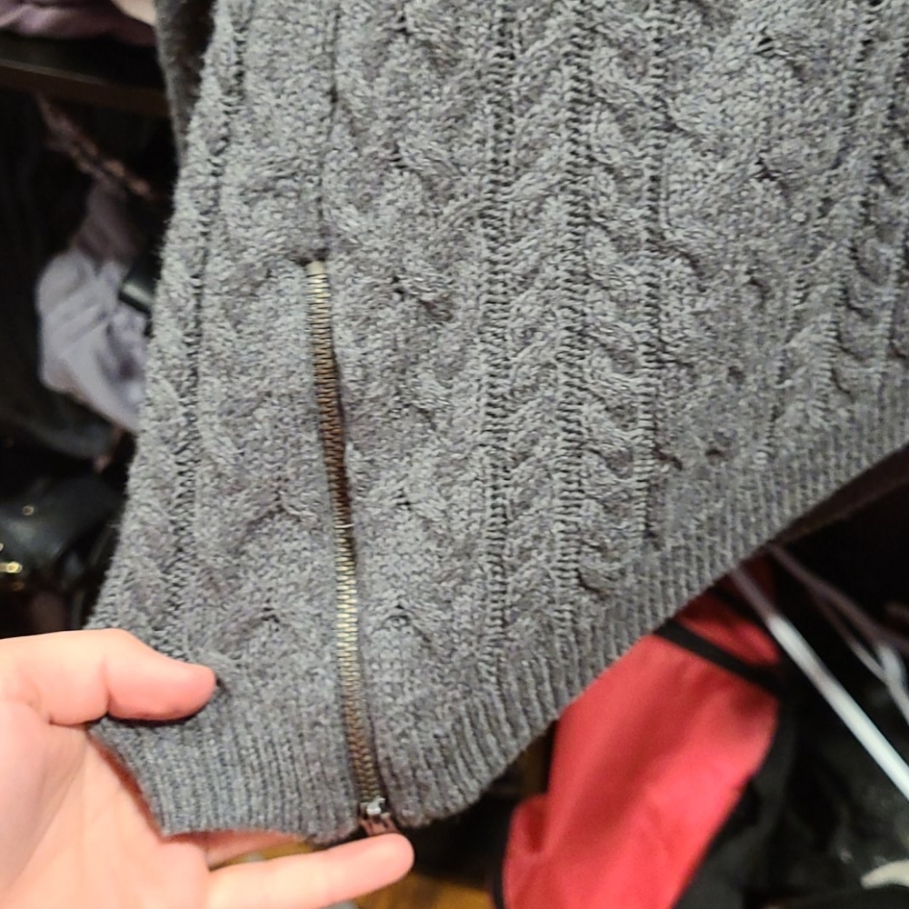 Sweater - Picture 3 of 3